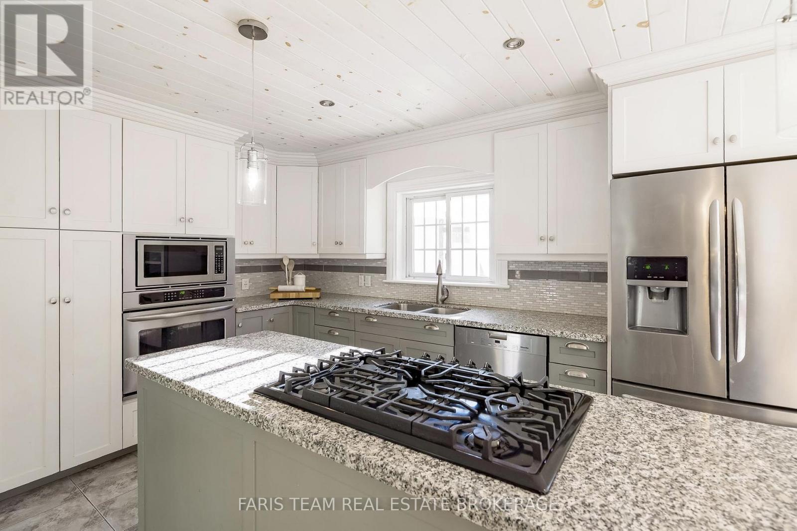 1074 Lafontaine Road, Penetanguishene, Ontario  L9M 1P9 - Photo 10 - S12565484