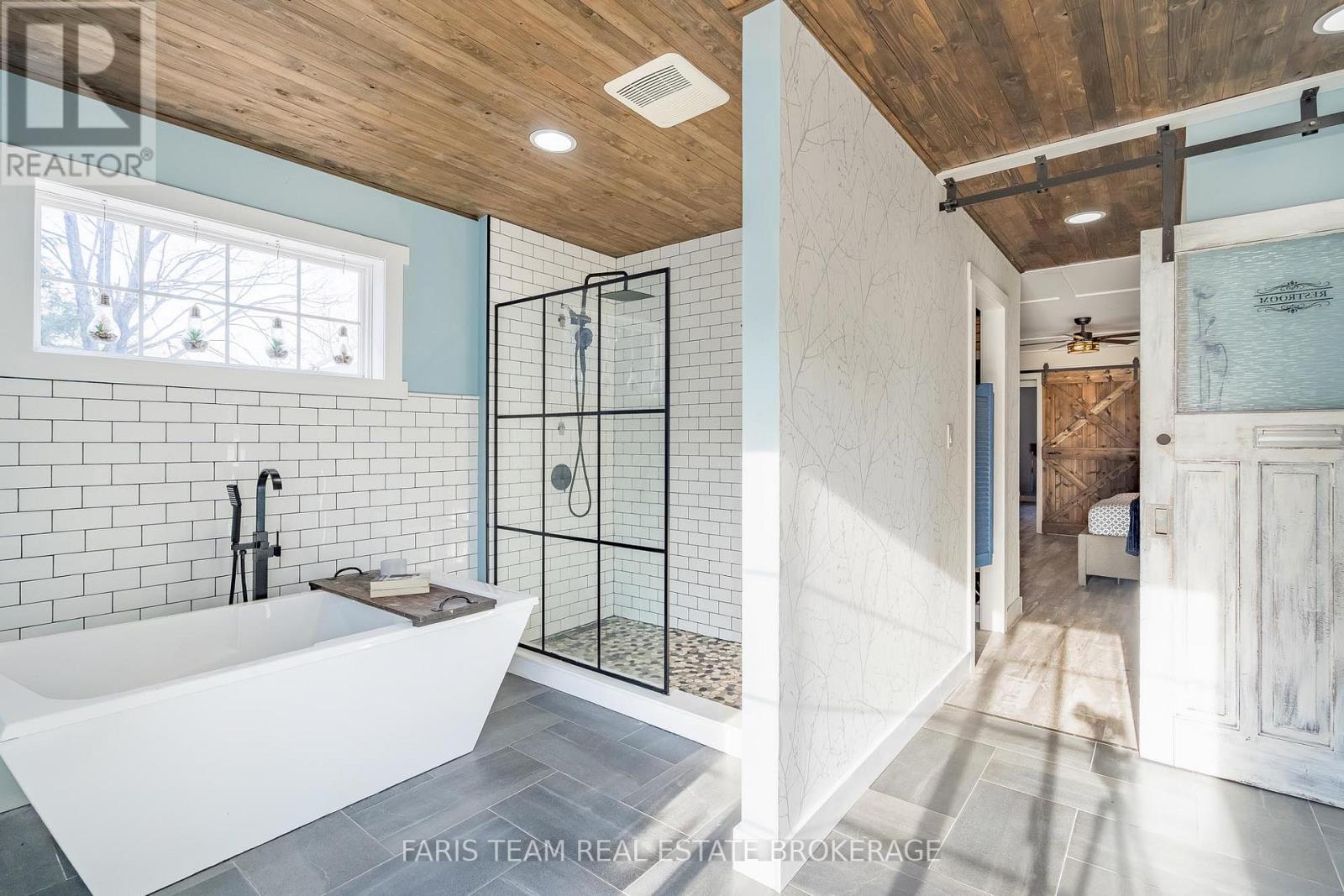 1074 Lafontaine Road, Penetanguishene, Ontario  L9M 1P9 - Photo 22 - S12565484