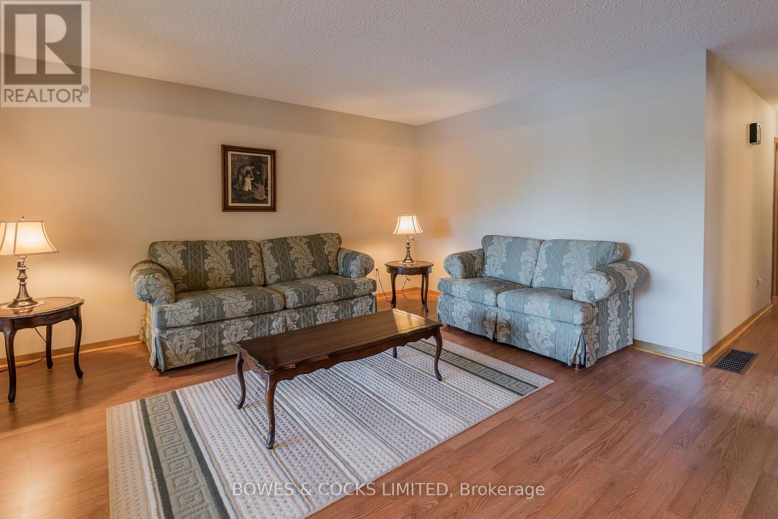 274 Sherin Avenue, Peterborough, Ontario  K9J 1B6 - Photo 7 - X12442561