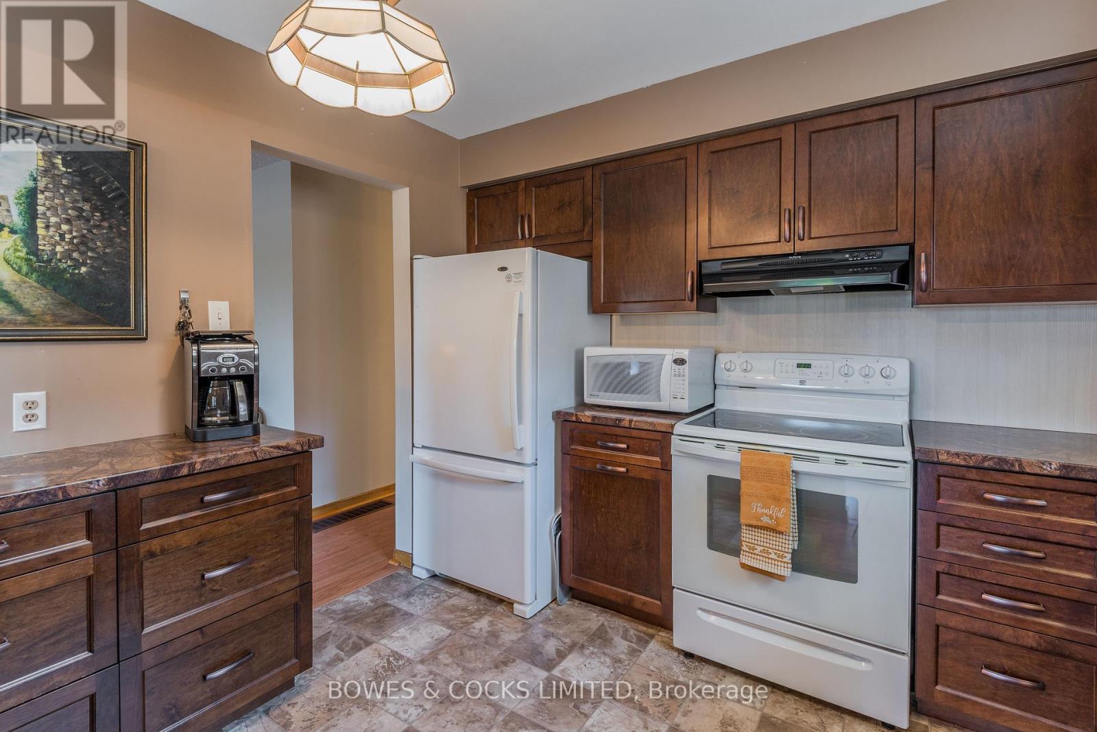 274 Sherin Avenue, Peterborough, Ontario  K9J 1B6 - Photo 4 - X12442561