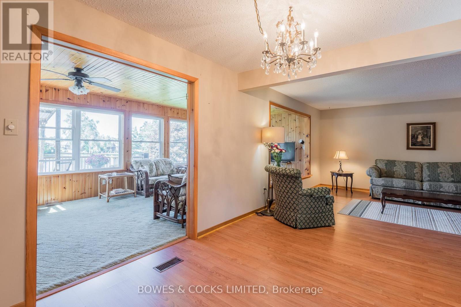 274 Sherin Avenue, Peterborough, Ontario  K9J 1B6 - Photo 10 - X12442561