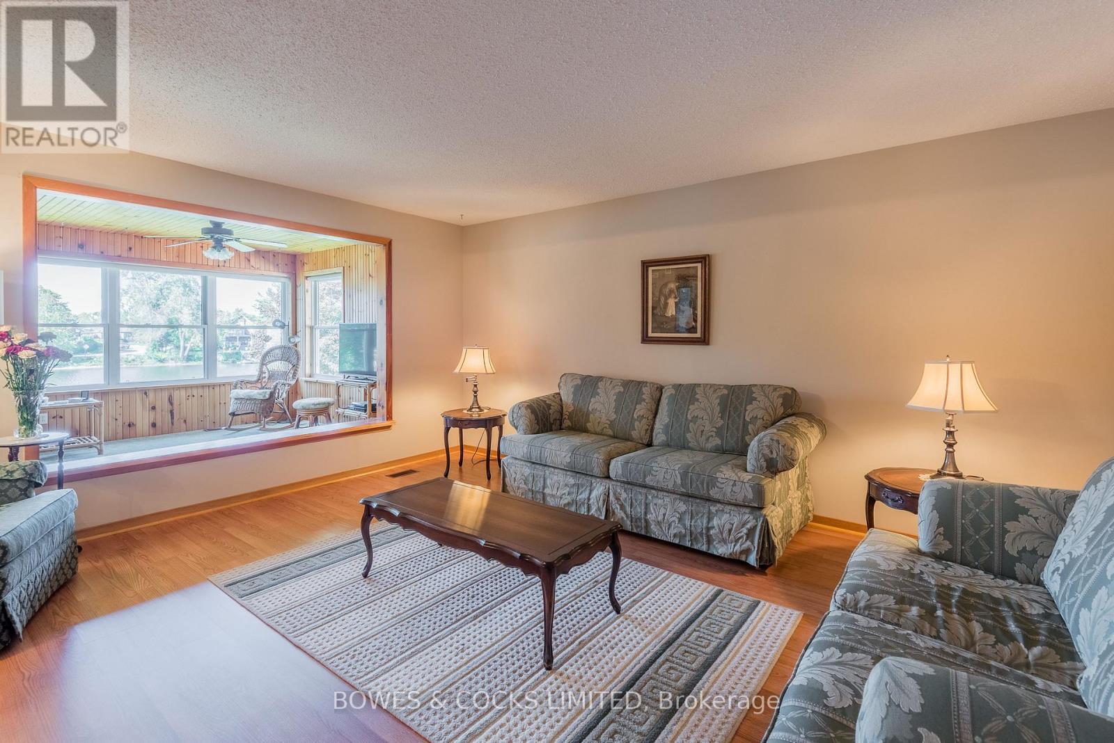 274 Sherin Avenue, Peterborough, Ontario  K9J 1B6 - Photo 8 - X12442561