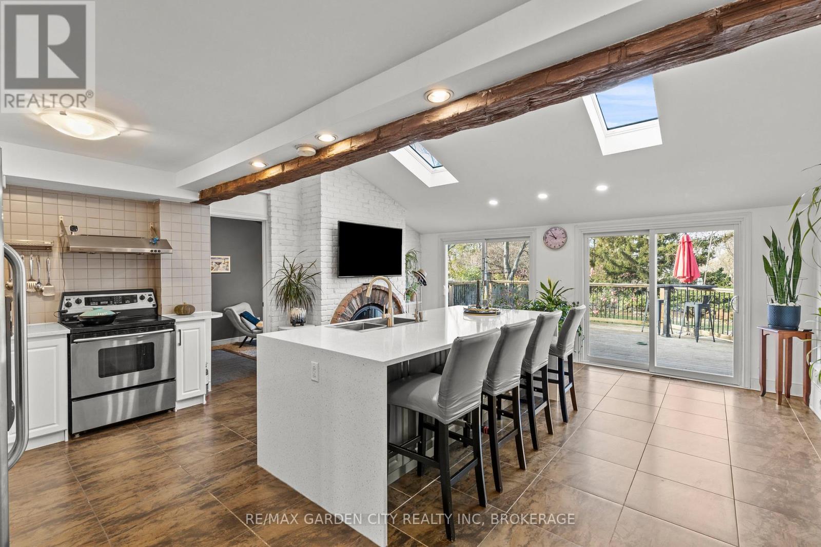 46 Adelene Crescent, St. Catharines, Ontario  L2T 3C8 - Photo 7 - X12597236