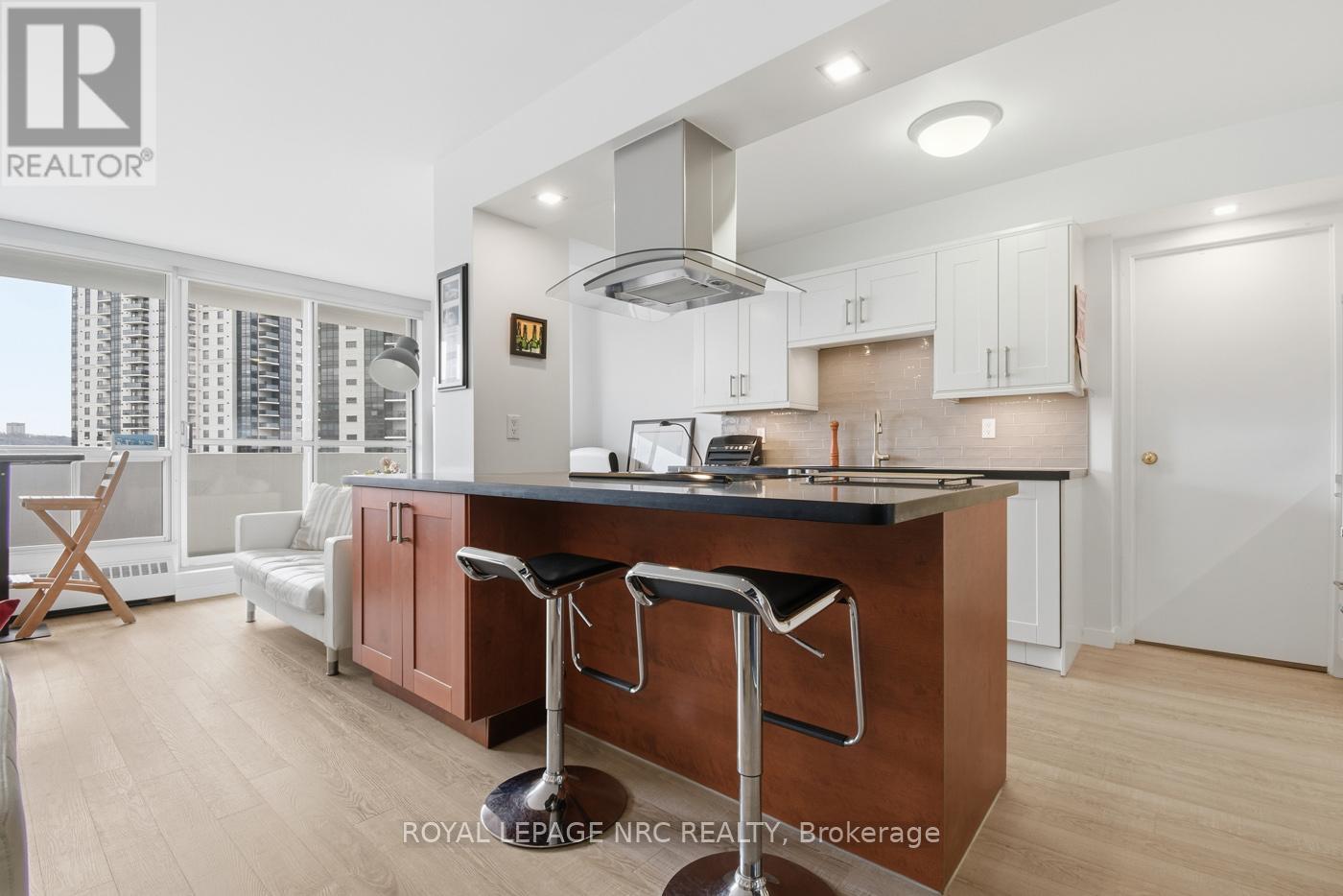 710 - 15 Towering Heights Boulevard, St. Catharines, Ontario  L2T 3G7 - Photo 11 - X12597368