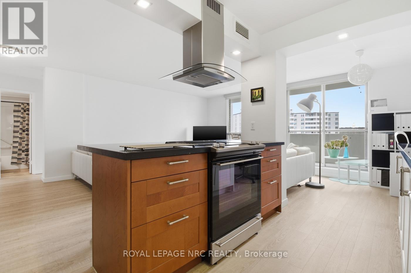 710 - 15 Towering Heights Boulevard, St. Catharines, Ontario  L2T 3G7 - Photo 13 - X12597368