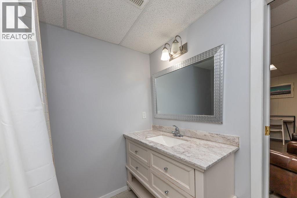 353 Waddington Drive, Kamloops, British Columbia  V2E 1S3 - Photo 20 - 10370416