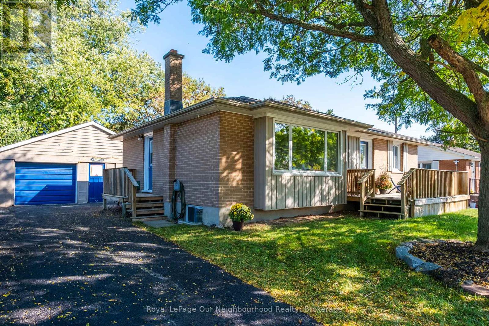 205 LEE AVENUE, Whitby, Ontario