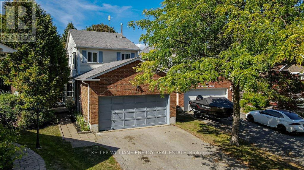 17 BARROW COURT, Whitby, Ontario