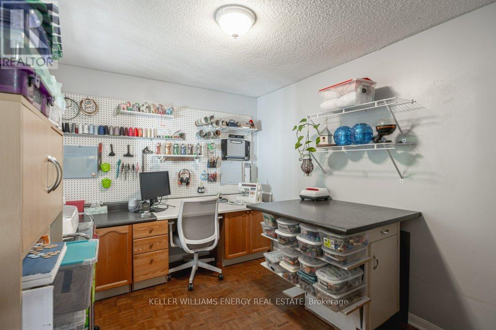 17 Barrow Court, Whitby, Ontario  L1P 1E4 - Photo 9 - E12597406