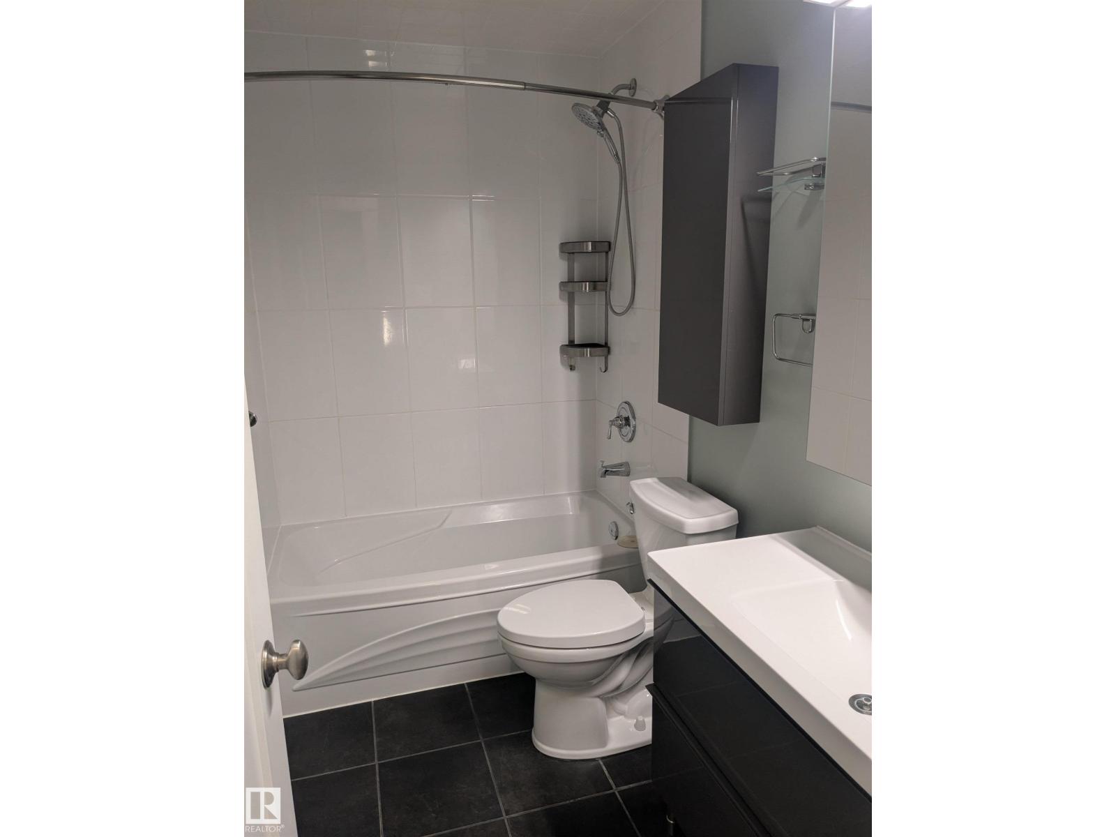 #j 16405 89 Av Nw, Edmonton, Alberta  T5R 4S1 - Photo 10 - E4467286