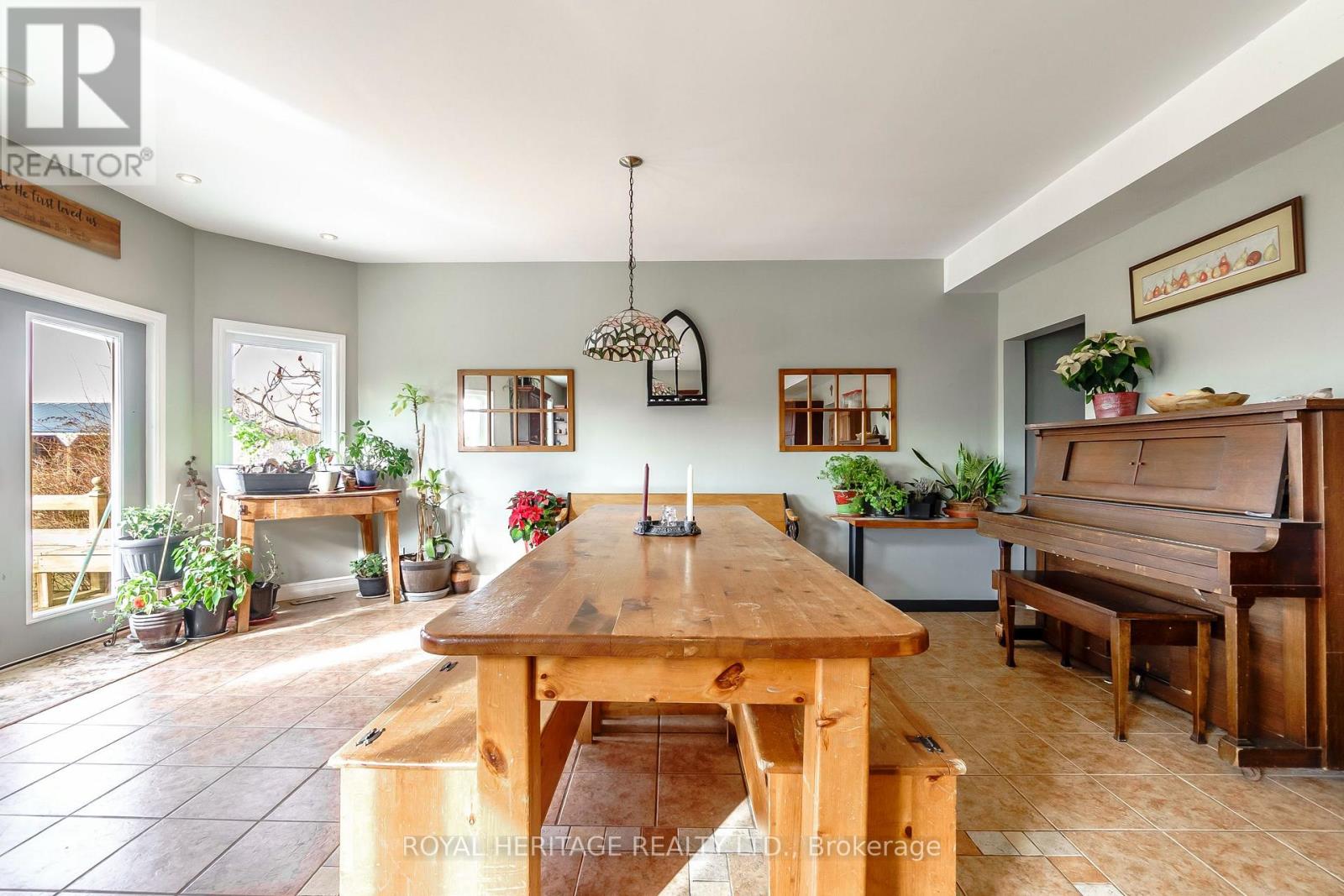 2435 Elm Tree Road, Kawartha Lakes (Fenelon), Ontario  K0M 1E0 - Photo 11 - X12597342