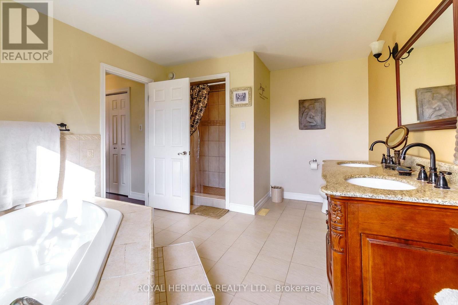 2435 Elm Tree Road, Kawartha Lakes (Fenelon), Ontario  K0M 1E0 - Photo 27 - X12597342