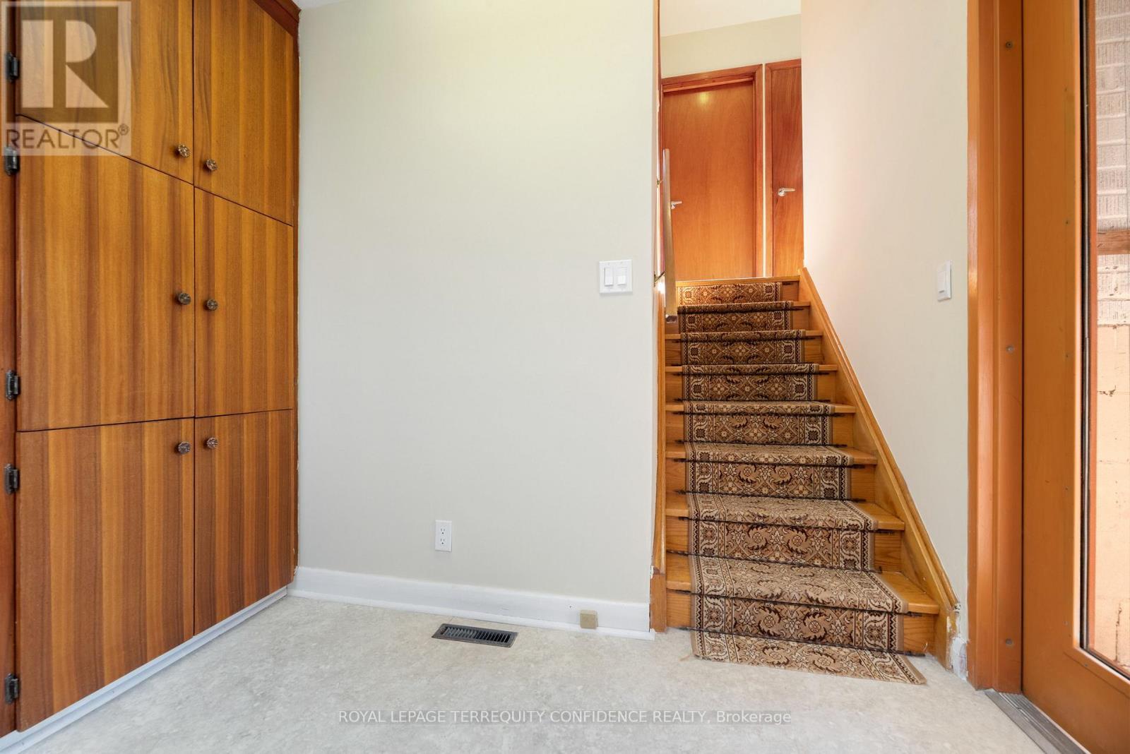 377 Horsham Avenue, Toronto, Ontario  M2R 1H1 - Photo 13 - C12597256