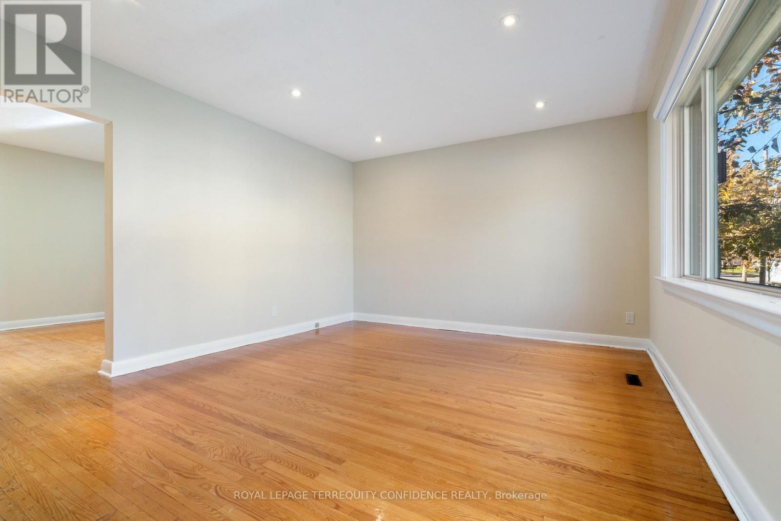 377 Horsham Avenue, Toronto, Ontario  M2R 1H1 - Photo 2 - C12597256