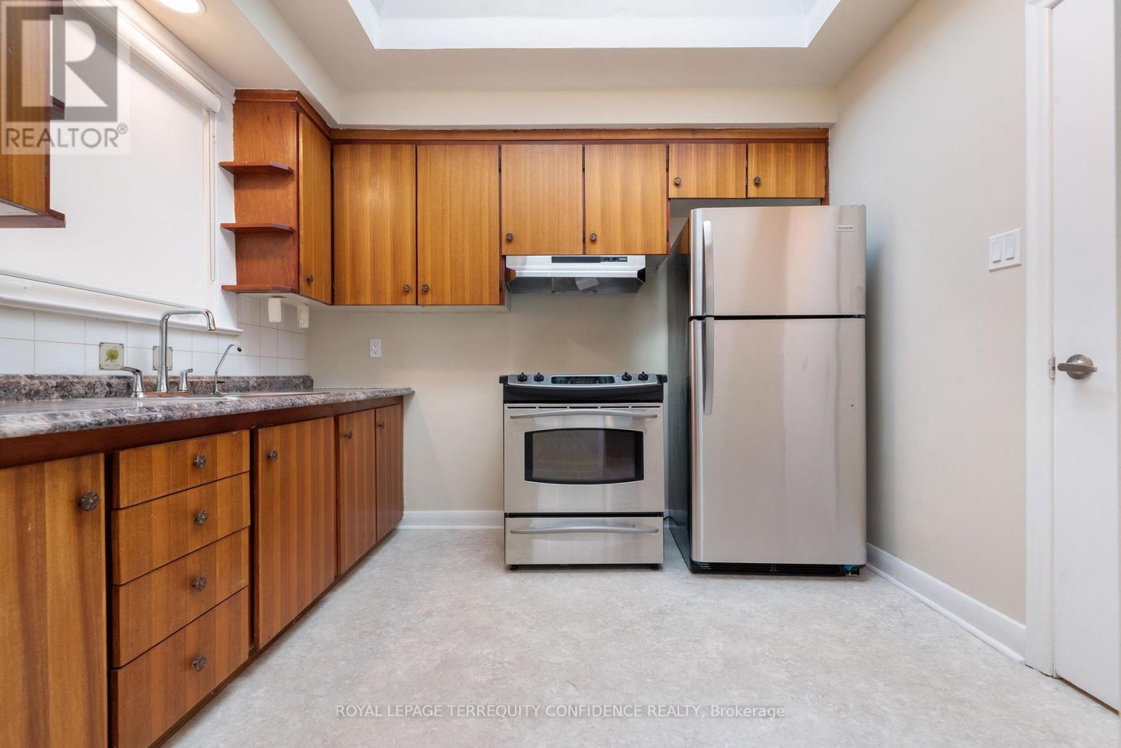 377 Horsham Avenue, Toronto, Ontario  M2R 1H1 - Photo 5 - C12597256