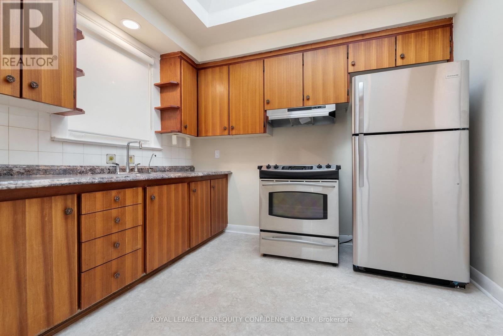 377 Horsham Avenue, Toronto, Ontario  M2R 1H1 - Photo 6 - C12597256