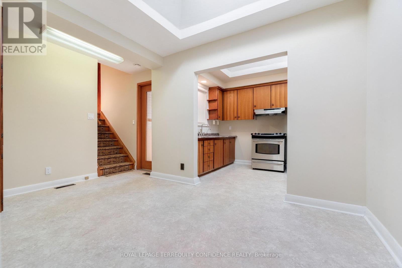 377 Horsham Avenue, Toronto, Ontario  M2R 1H1 - Photo 7 - C12597256