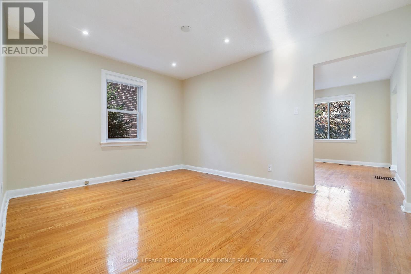 377 Horsham Avenue, Toronto, Ontario  M2R 1H1 - Photo 9 - C12597256