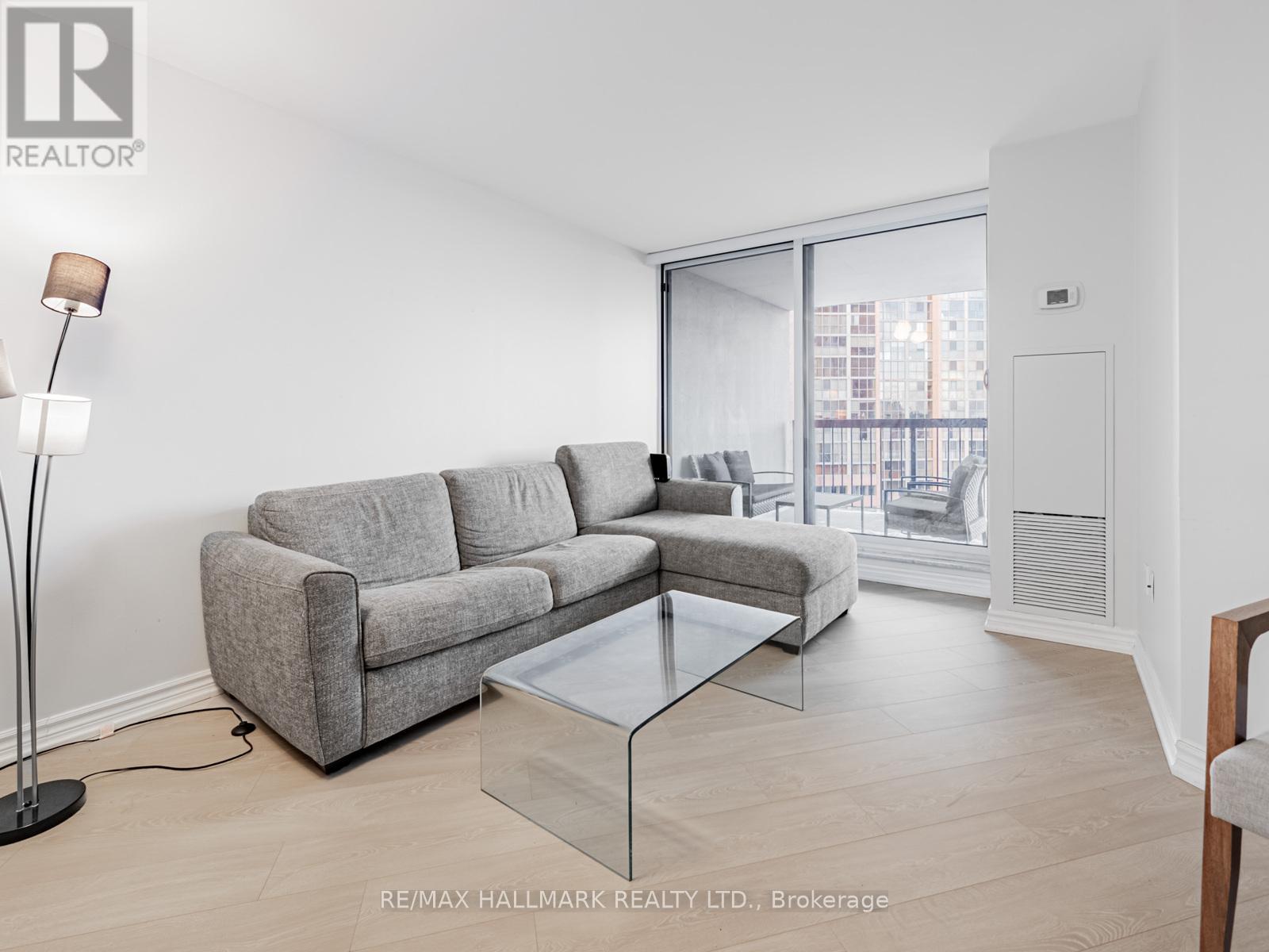 902 - 77 Maitland Place, Toronto, Ontario  M4Y 2V6 - Photo 12 - C12597380