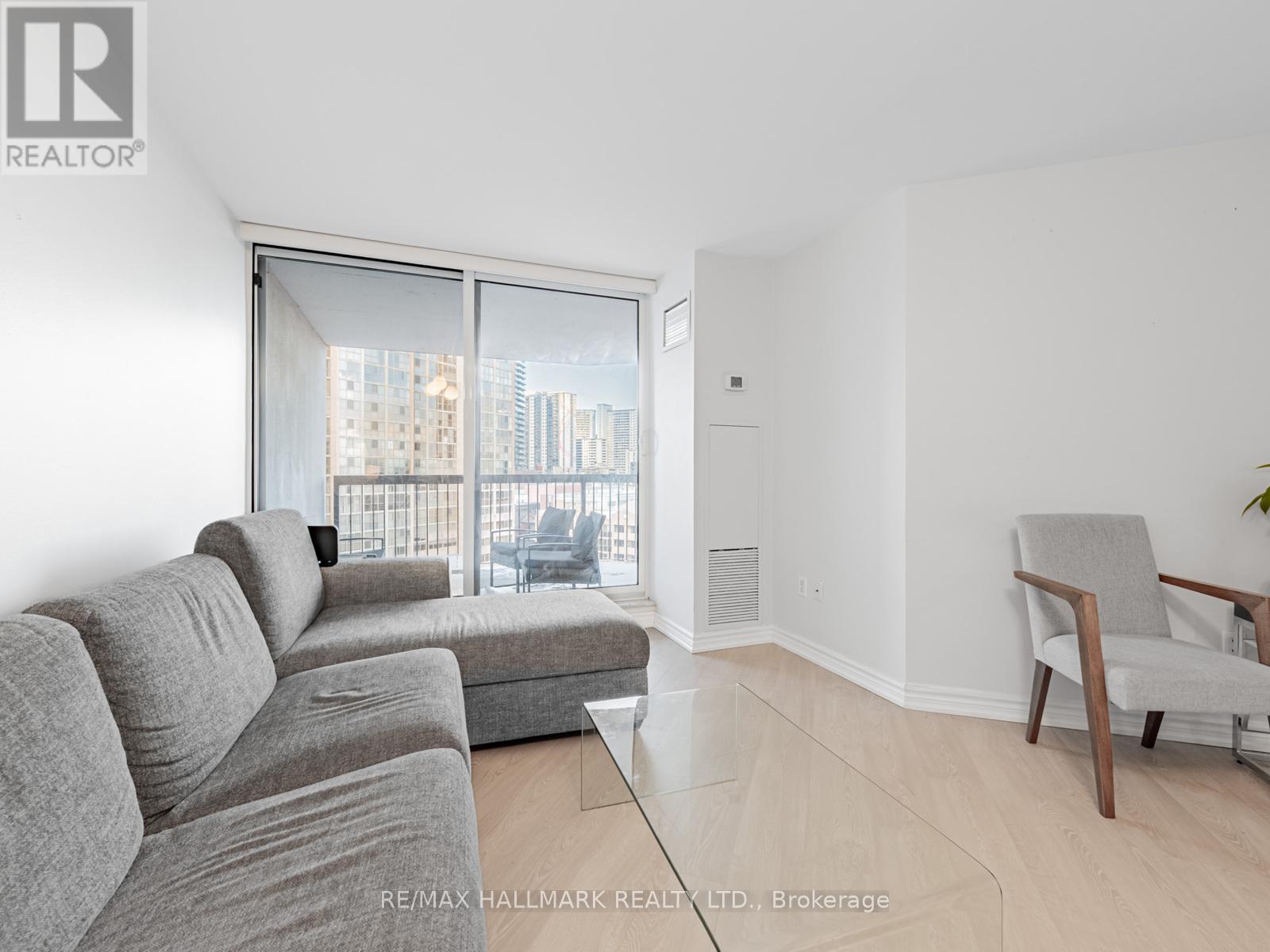 902 - 77 Maitland Place, Toronto, Ontario  M4Y 2V6 - Photo 13 - C12597380