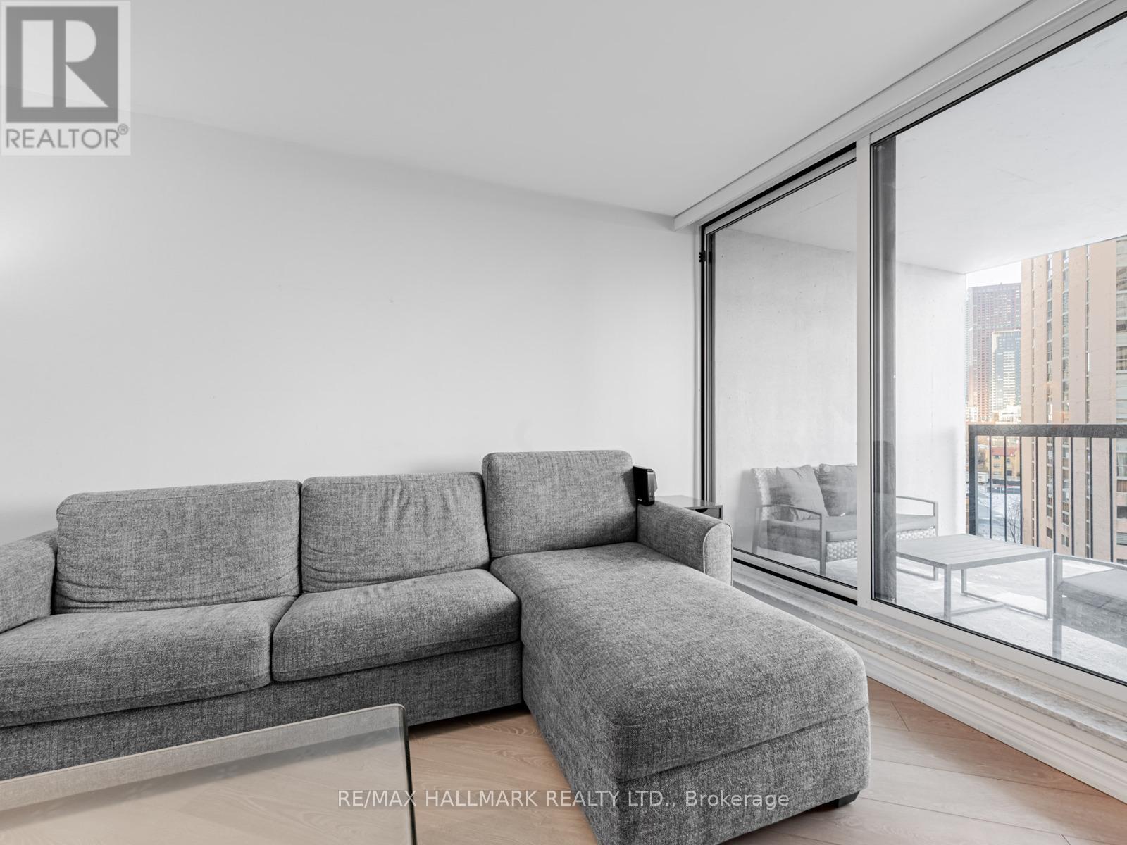 902 - 77 Maitland Place, Toronto, Ontario  M4Y 2V6 - Photo 14 - C12597380