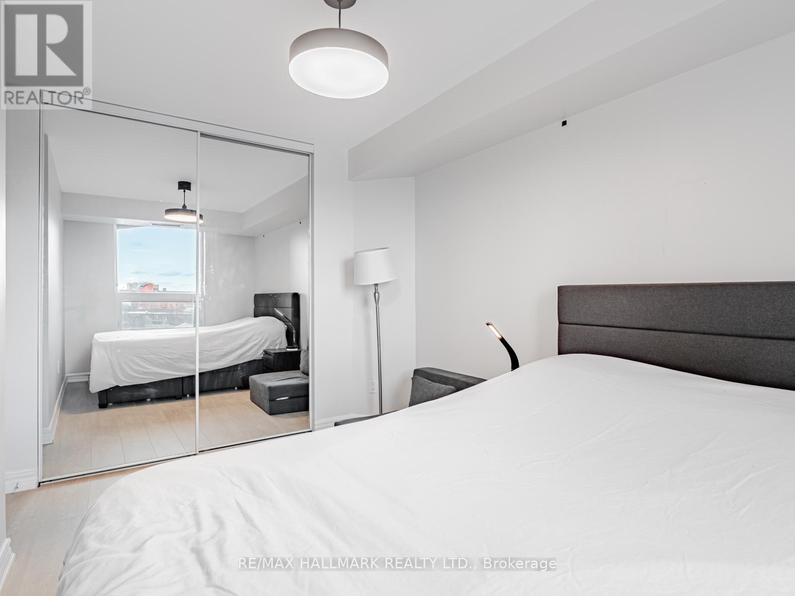 902 - 77 Maitland Place, Toronto, Ontario  M4Y 2V6 - Photo 18 - C12597380