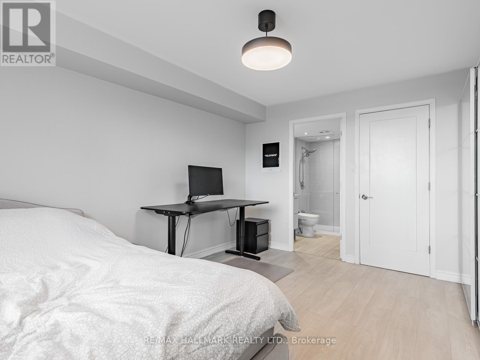 902 - 77 Maitland Place, Toronto, Ontario  M4Y 2V6 - Photo 19 - C12597380