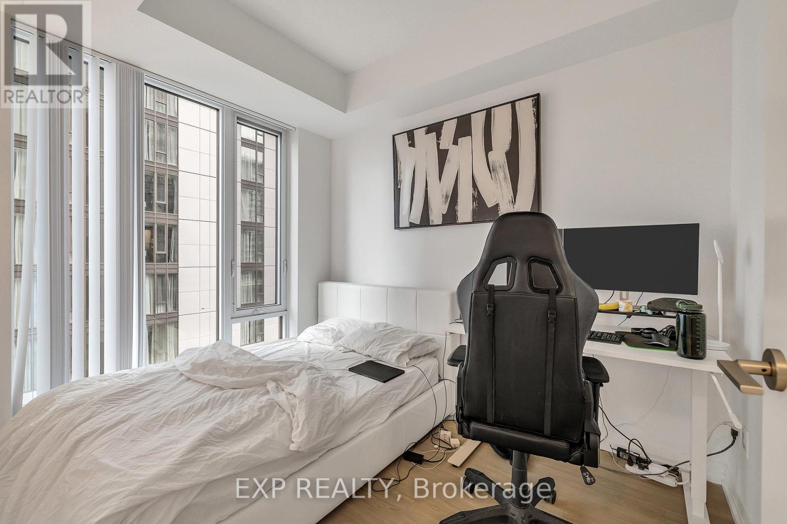 1903 - 8 Widmer Street, Toronto, Ontario  M5V 0W6 - Photo 6 - C12597424