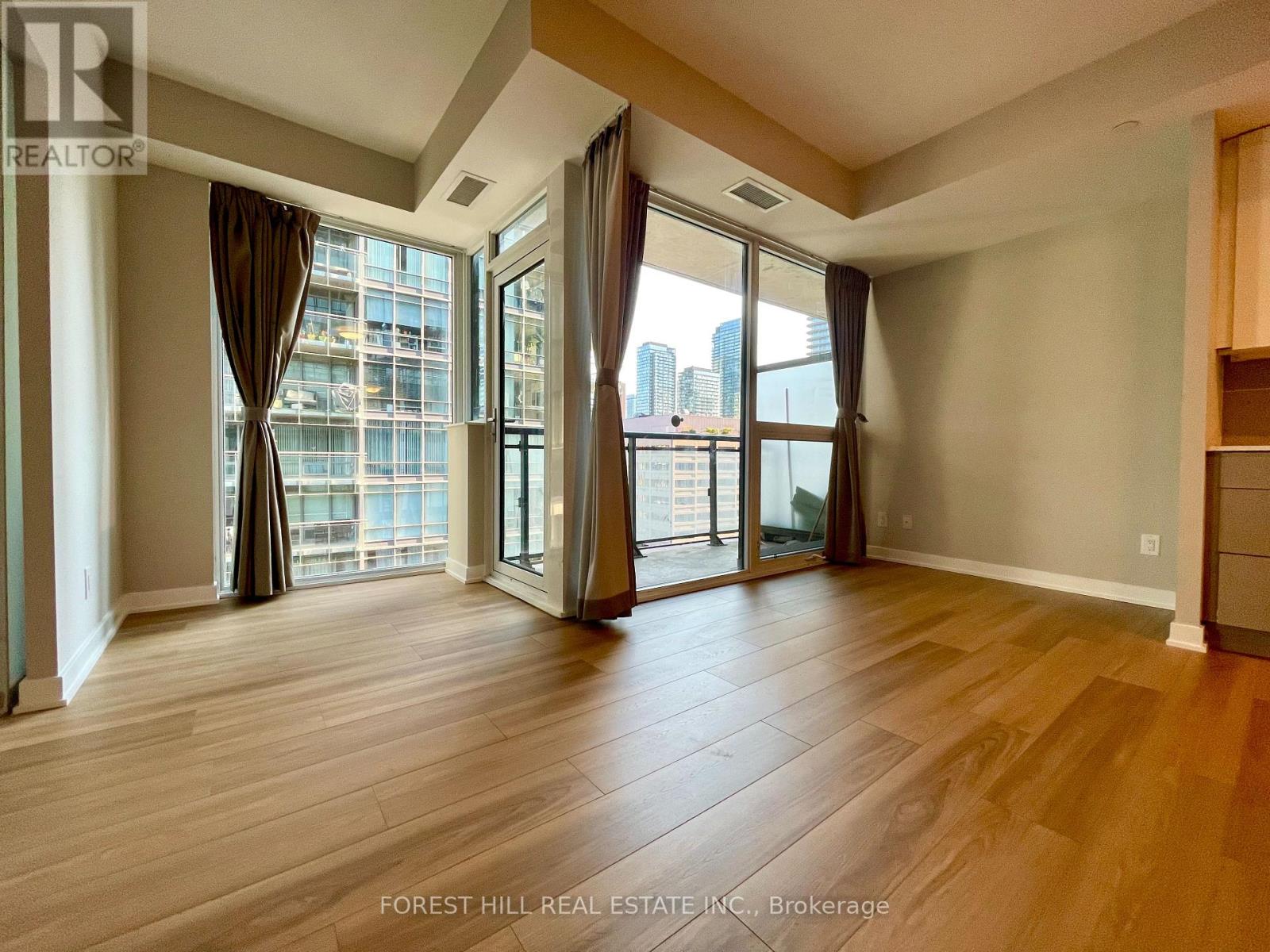 908 - 17 Dundonald Street, Toronto, Ontario  M4Y 0E4 - Photo 9 - C12597442