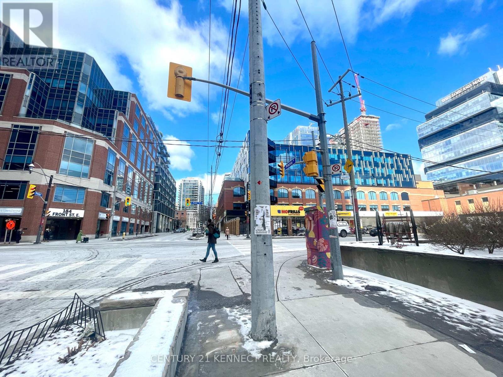 2406 - 70 Princess Street, Toronto, Ontario  M5A 0X6 - Photo 2 - C12597458