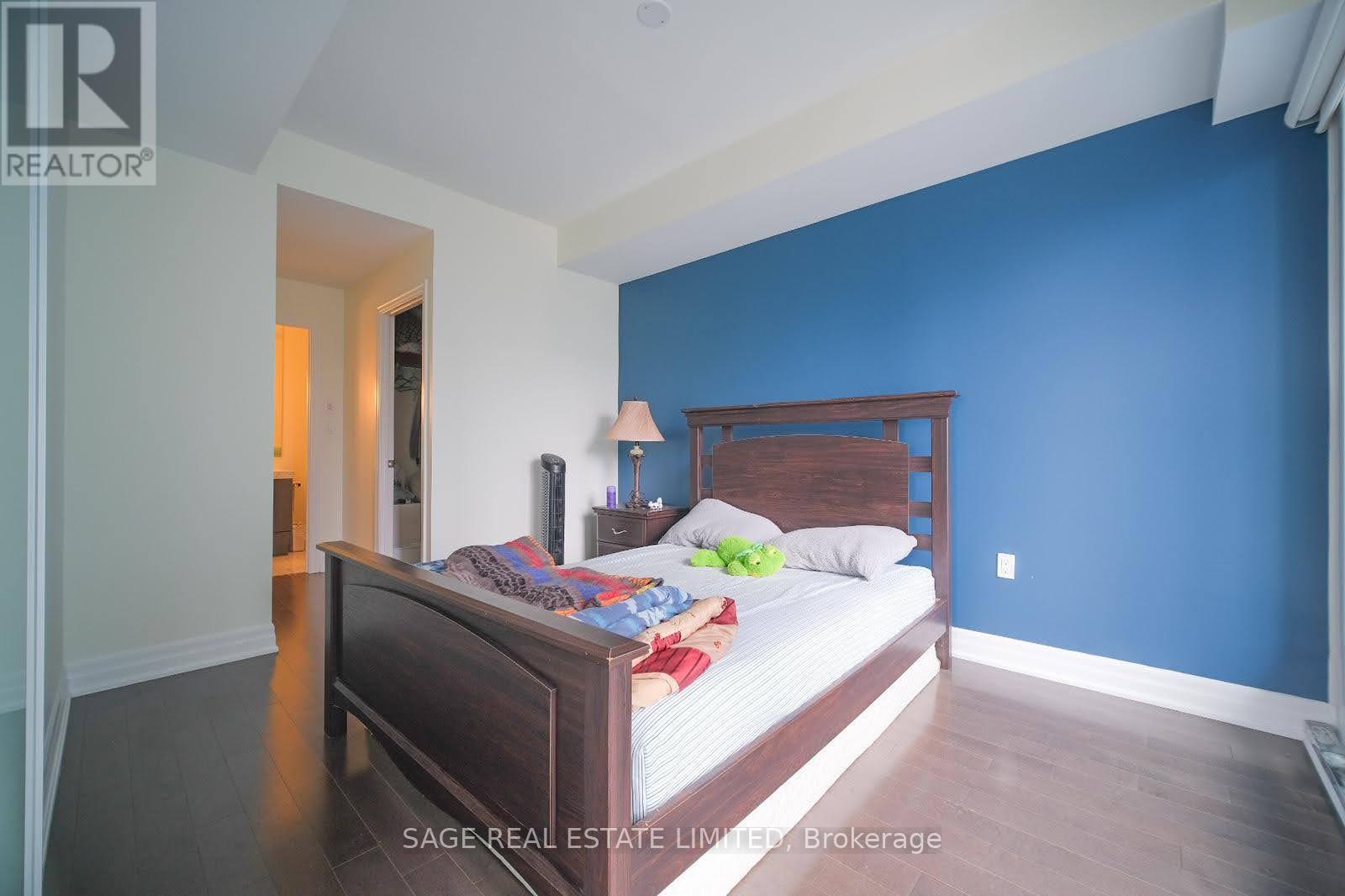 3002 - 8 The Esplanade, Toronto, Ontario  M5E 0A6 - Photo 5 - C12597468