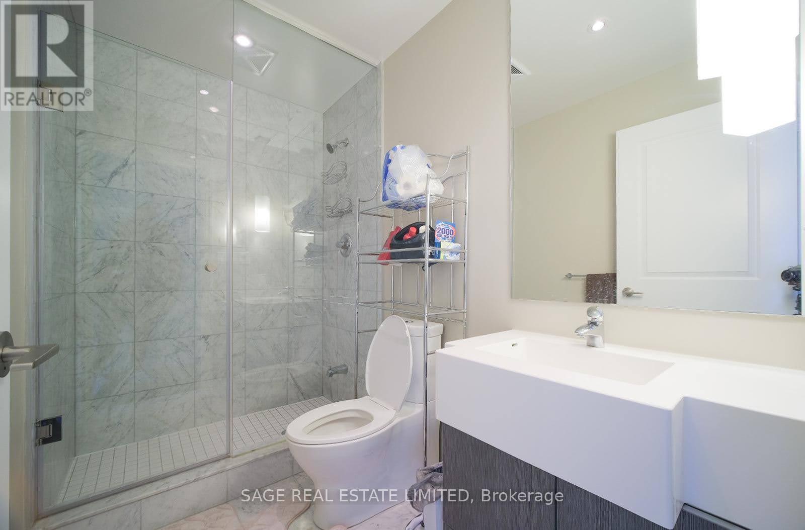 3002 - 8 The Esplanade, Toronto, Ontario  M5E 0A6 - Photo 6 - C12597468