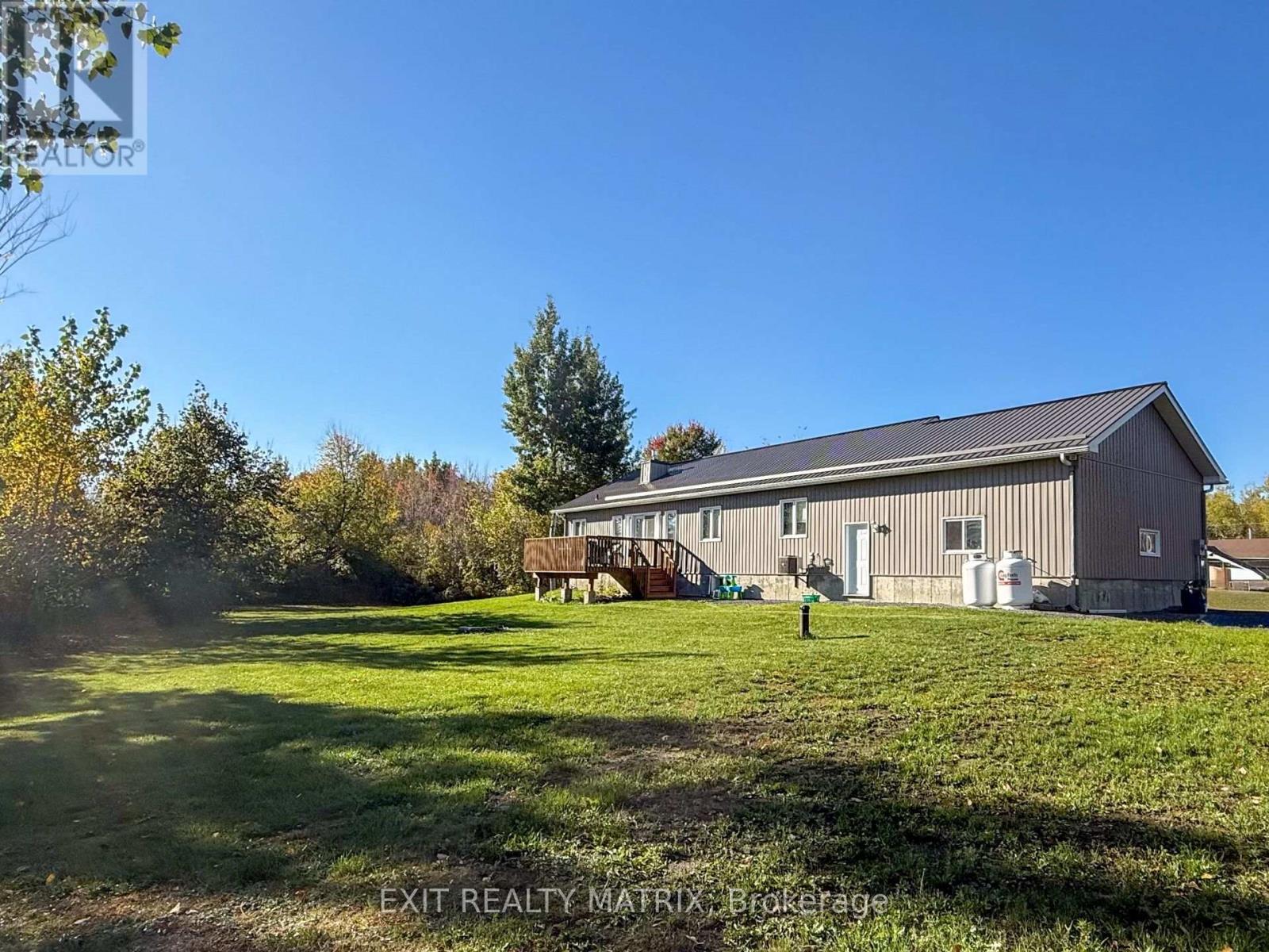 1991 Thibault Court, North Dundas, Ontario  K0C 1H0 - Photo 40 - X12454463