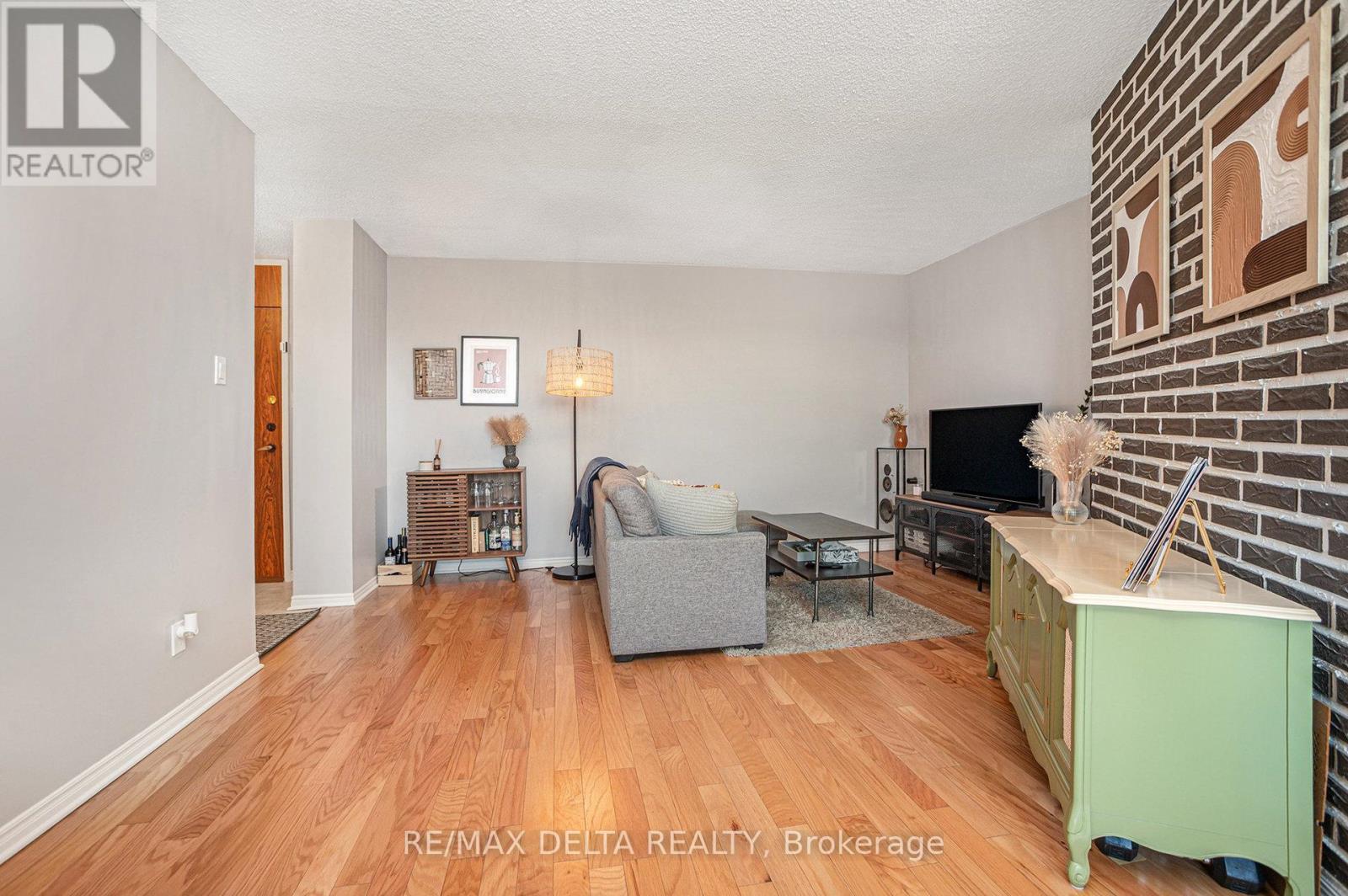 513 - 2020 Jasmine Crescent, Ottawa, Ontario  K1J 8K5 - Photo 14 - X12596606