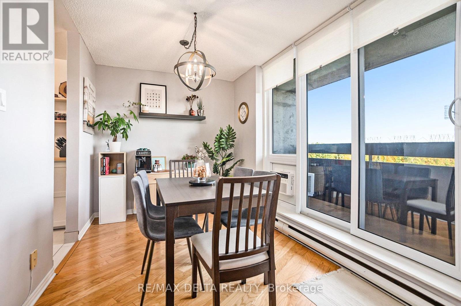 513 - 2020 Jasmine Crescent, Ottawa, Ontario  K1J 8K5 - Photo 7 - X12596606