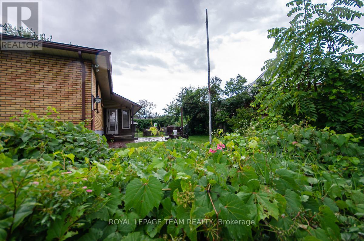 20 Brook Lane, Ottawa, Ontario  K2G 1S2 - Photo 16 - X12597204