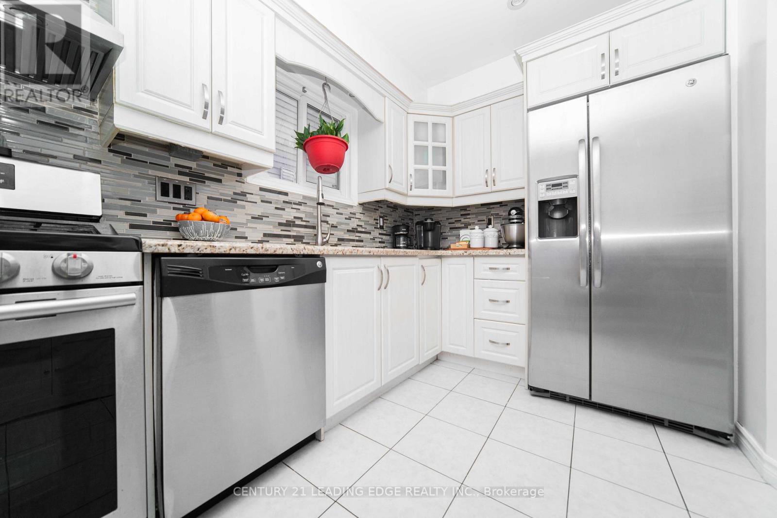 109 Plumrose Pathway, Toronto, Ontario  M1B 4B6 - Photo 11 - E12597228