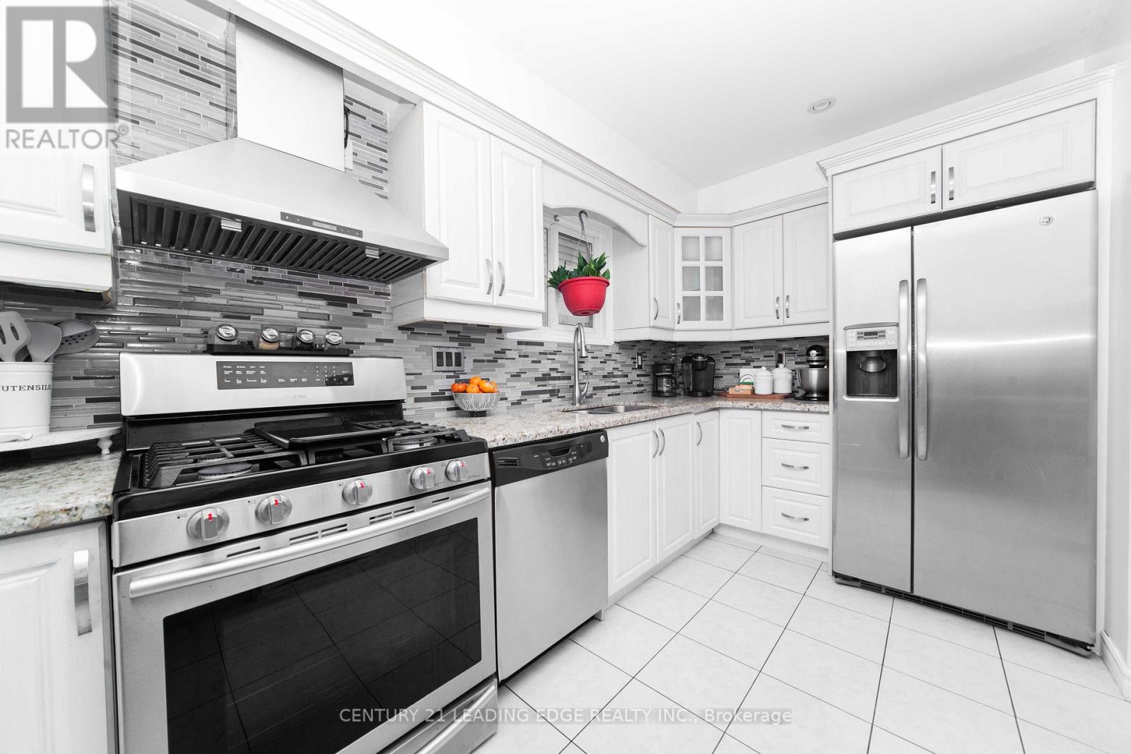 109 Plumrose Pathway, Toronto, Ontario  M1B 4B6 - Photo 13 - E12597228