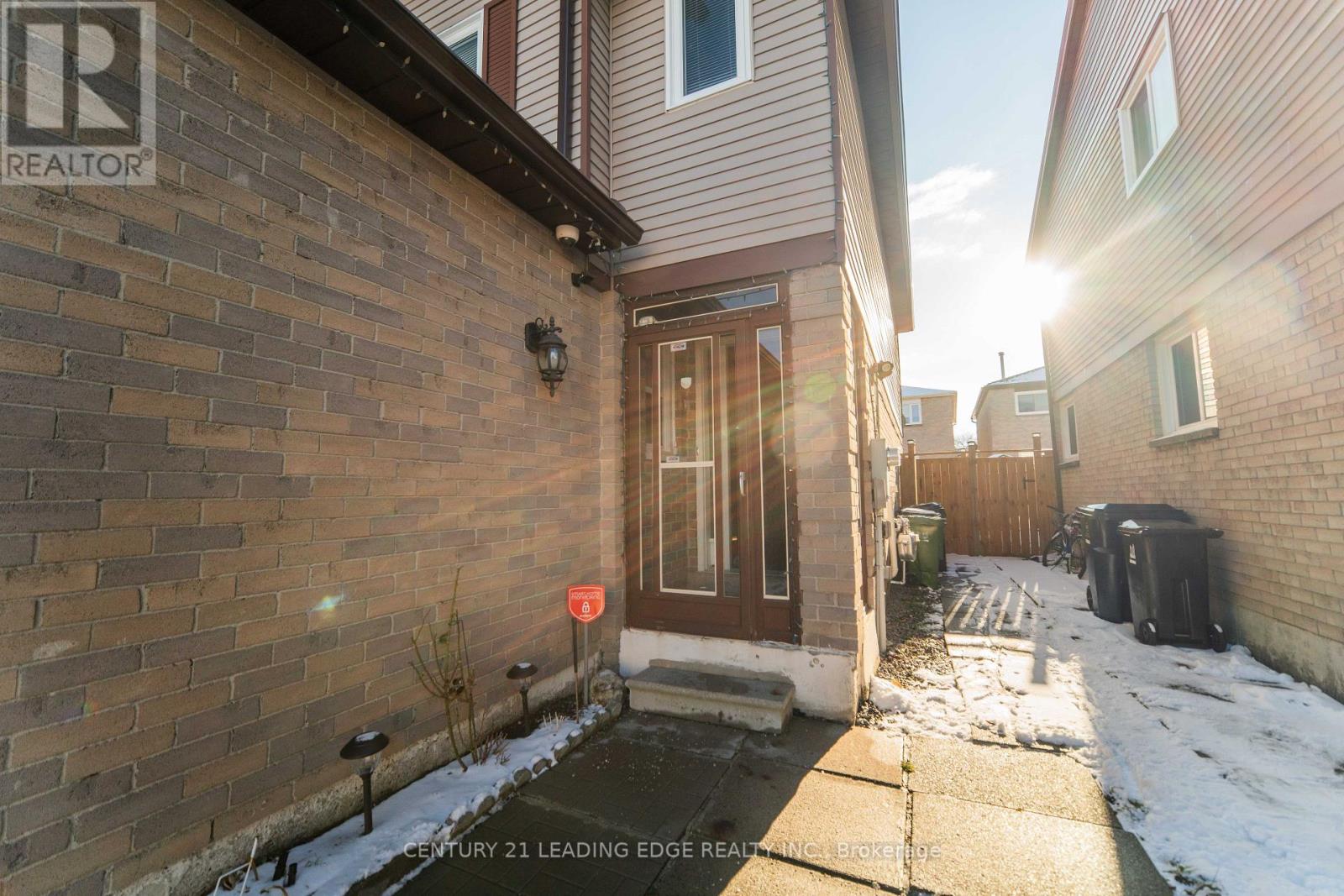 109 Plumrose Pathway, Toronto, Ontario  M1B 4B6 - Photo 3 - E12597228