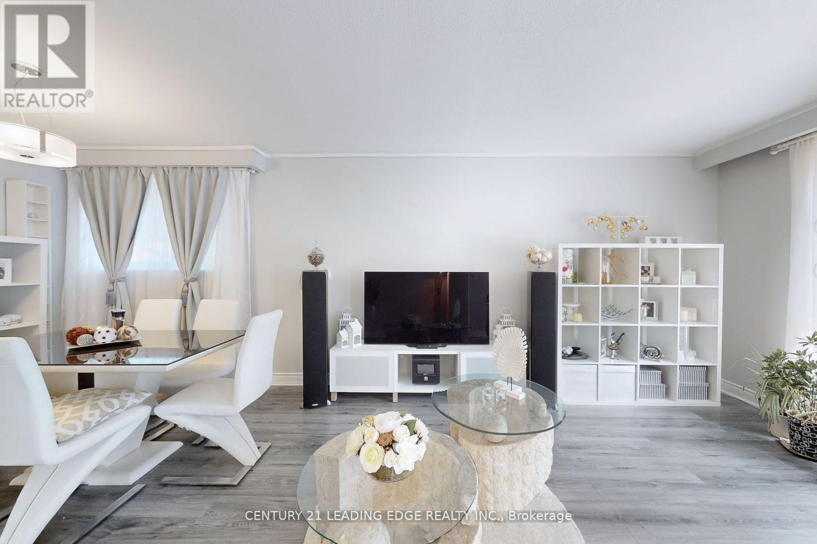 46 Budworth Drive, Toronto, Ontario  M1E 3H9 - Photo 4 - E12597404