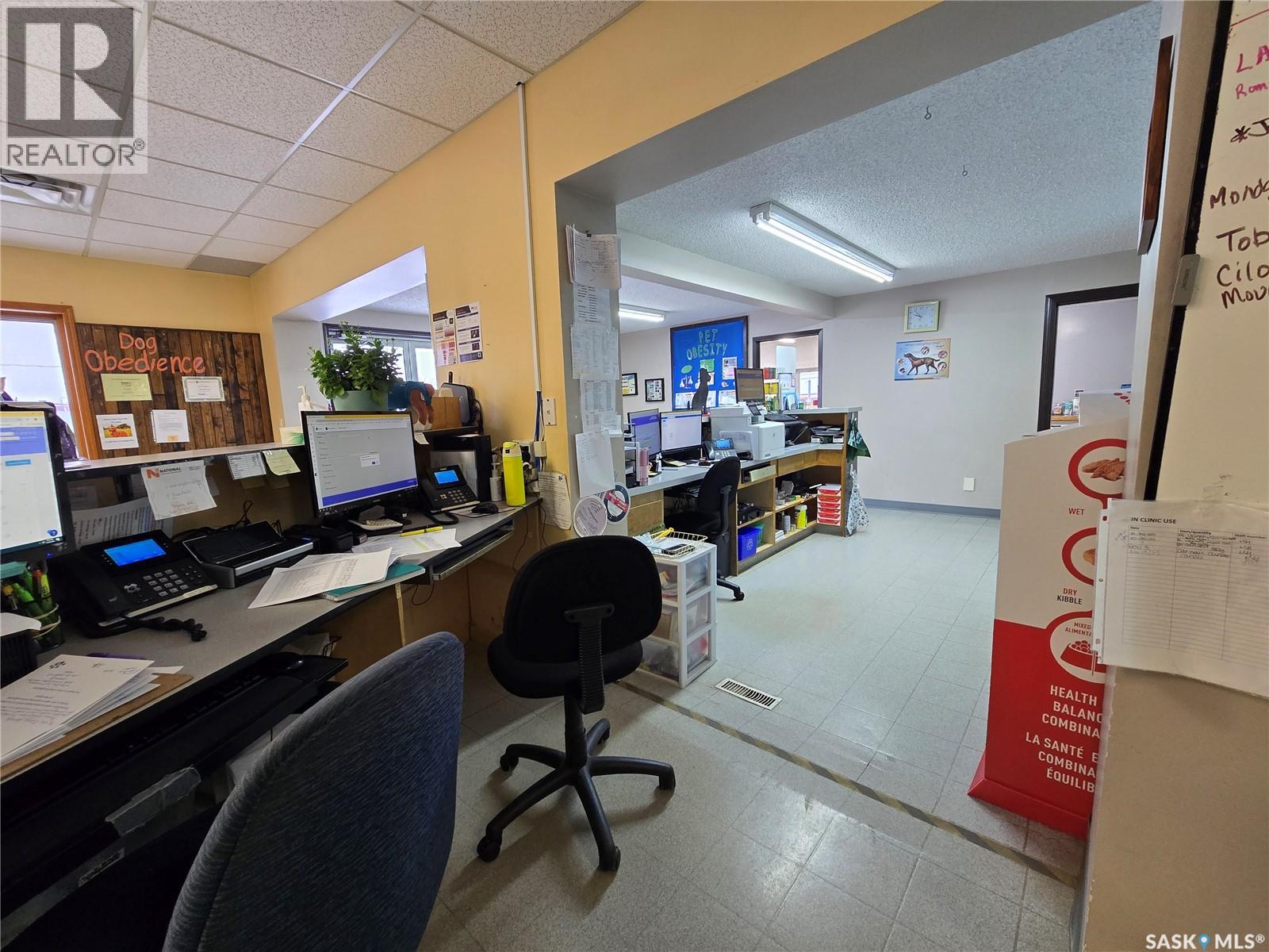 416 7th Avenue Nw, Weyburn, Saskatchewan  S4H 2K7 - Photo 10 - SK025147