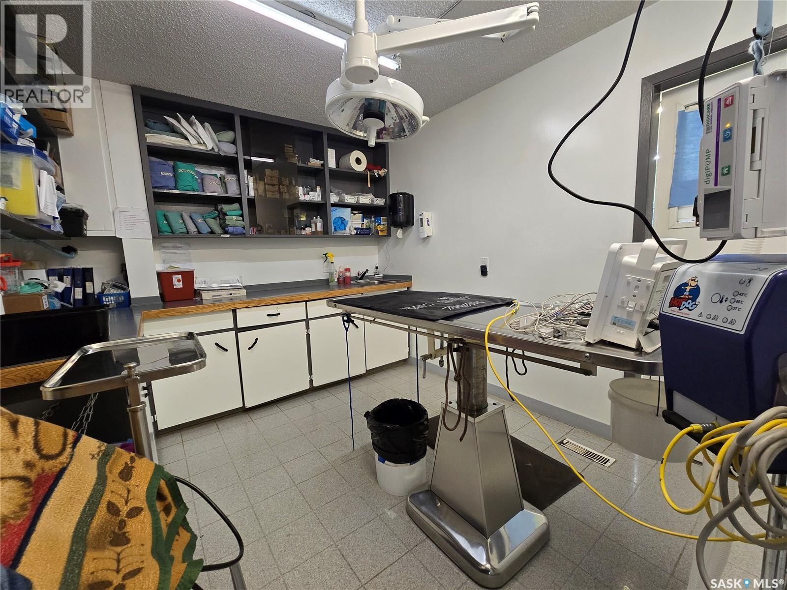 416 7th Avenue Nw, Weyburn, Saskatchewan  S4H 2K7 - Photo 11 - SK025147