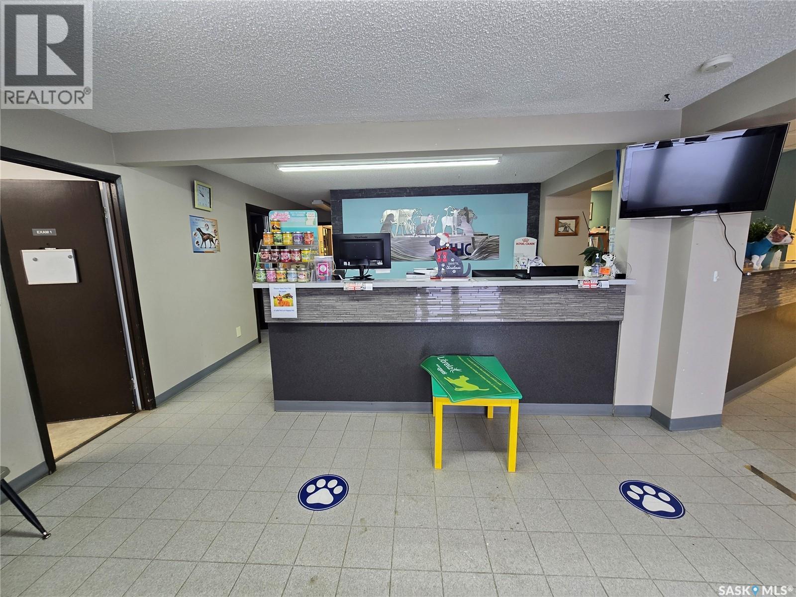 416 7th Avenue Nw, Weyburn, Saskatchewan  S4H 2K7 - Photo 3 - SK025147