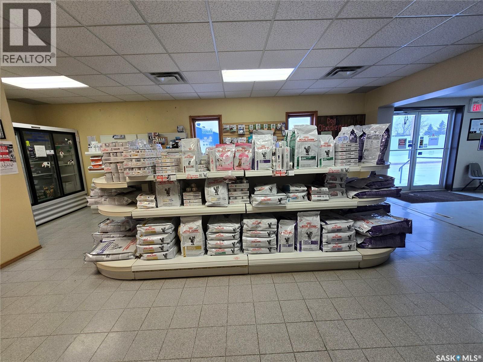 416 7th Avenue Nw, Weyburn, Saskatchewan  S4H 2K7 - Photo 4 - SK025147