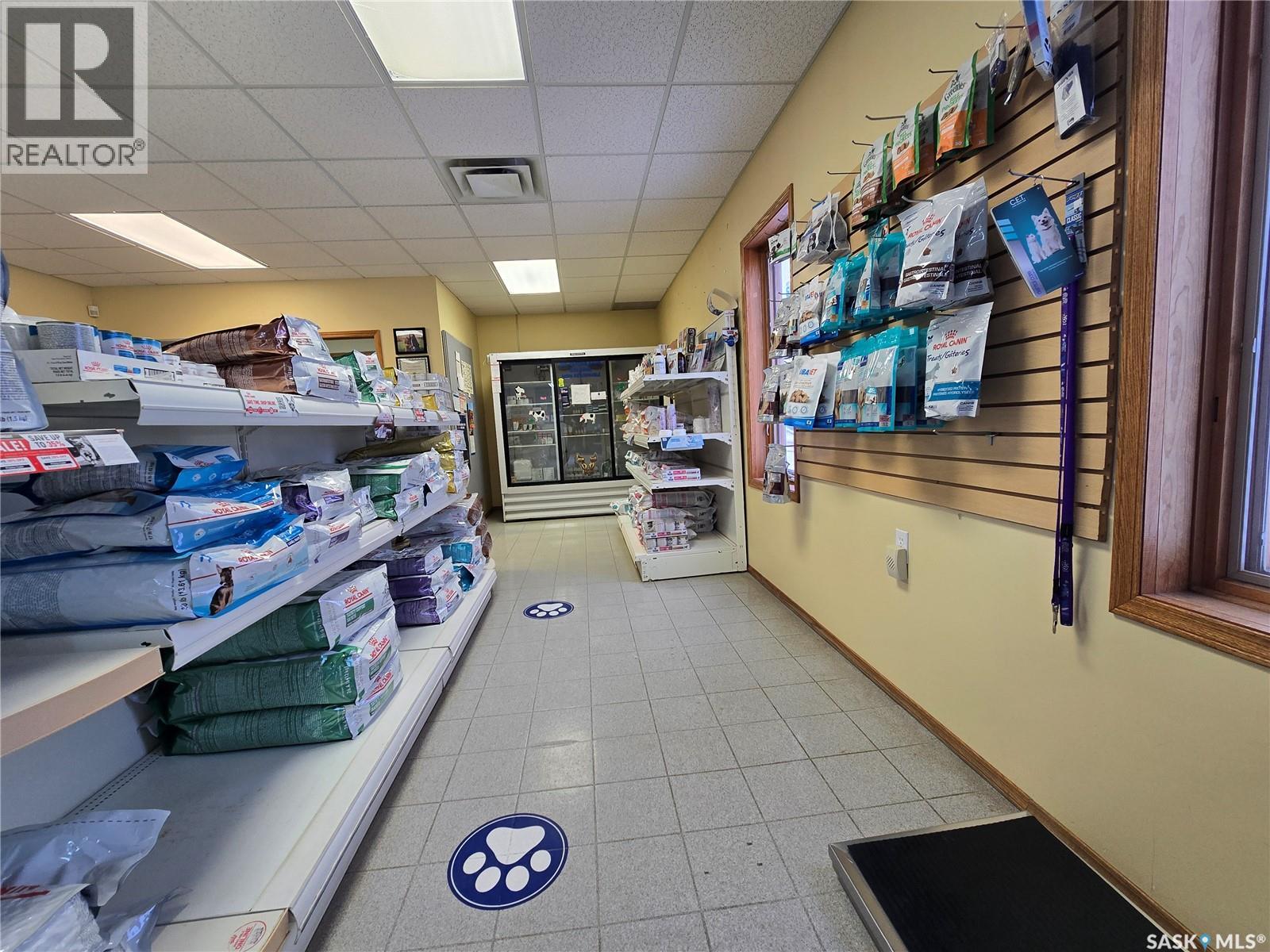 416 7th Avenue Nw, Weyburn, Saskatchewan  S4H 2K7 - Photo 7 - SK025147