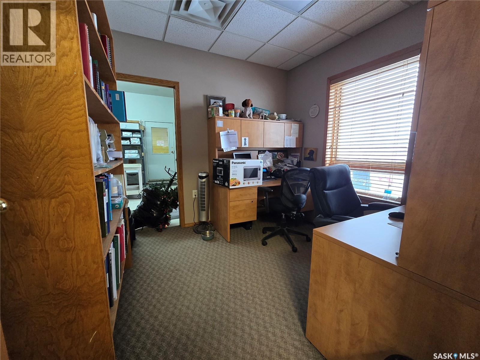 416 7th Avenue Nw, Weyburn, Saskatchewan  S4H 2K7 - Photo 8 - SK025147