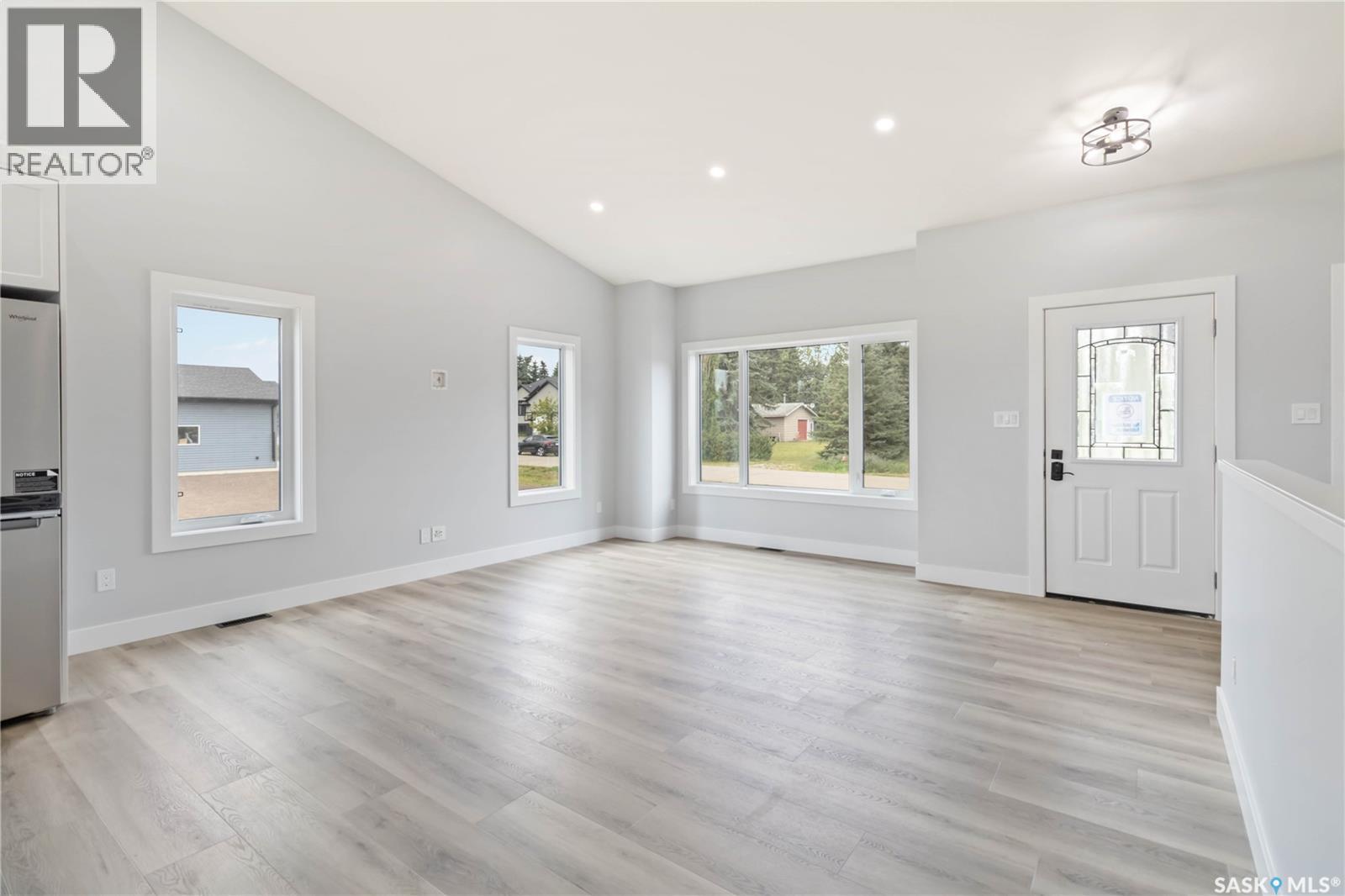 208 2nd Street S, Waldheim, Saskatchewan  S0K 4R0 - Photo 3 - SK025146