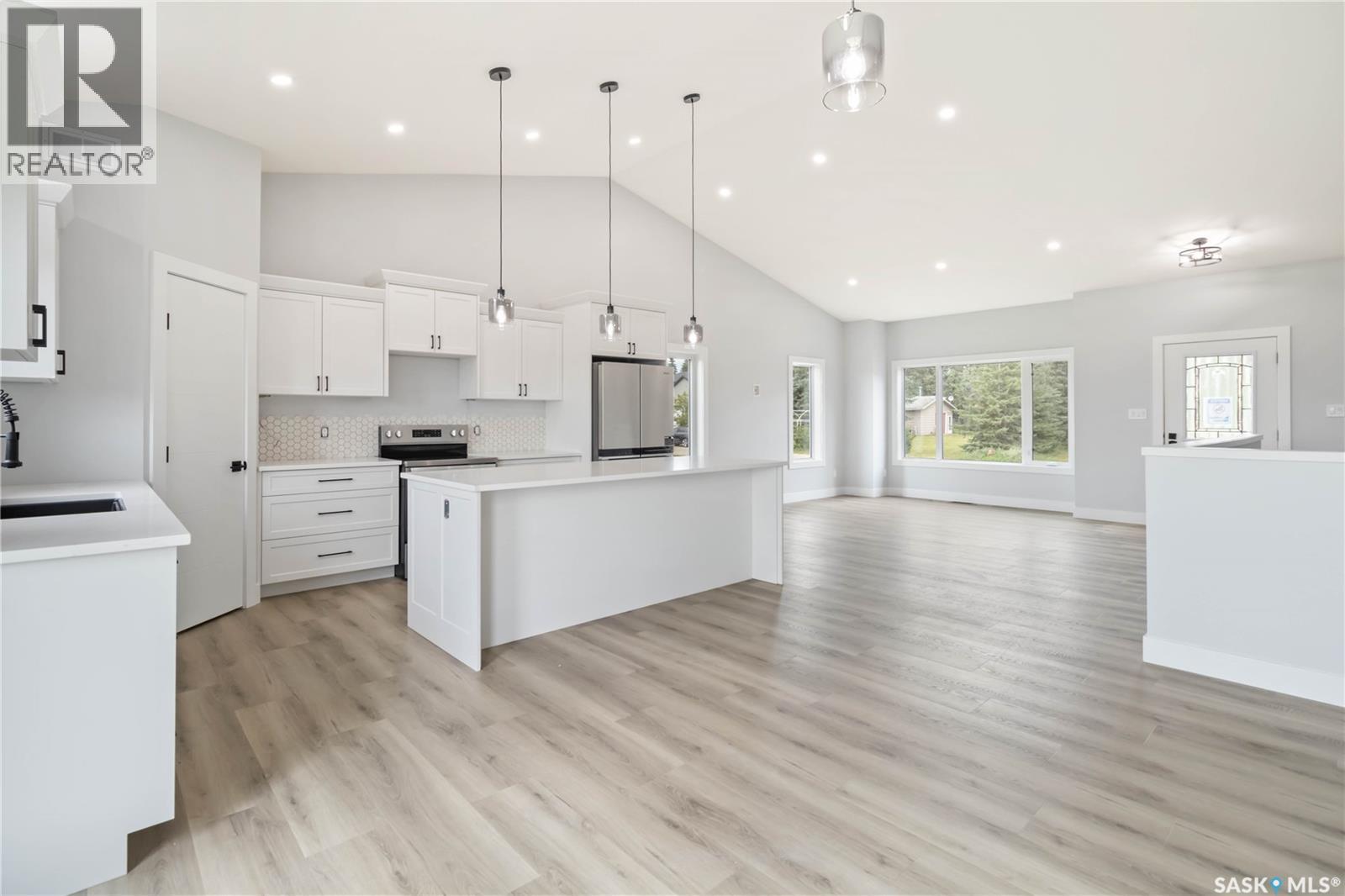 208 2nd Street S, Waldheim, Saskatchewan  S0K 4R0 - Photo 4 - SK025146