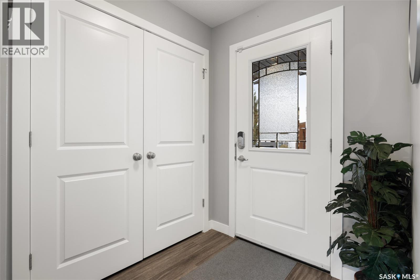 8825 Kestral Drive, Regina, Saskatchewan  S4Y 0C2 - Photo 3 - SK025108