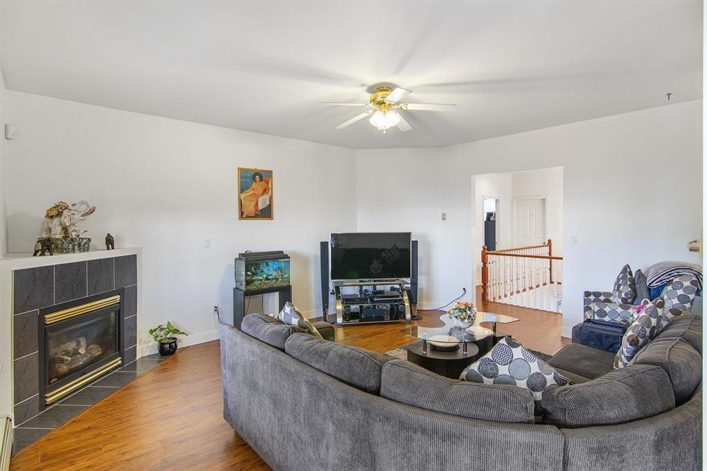 8025 D'herbomez Drive, Mission, British Columbia V2V 7B7 - Photo 13 - R3070604